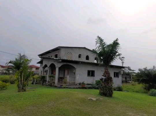 Grande maison de 6 chambres au 1er Campement