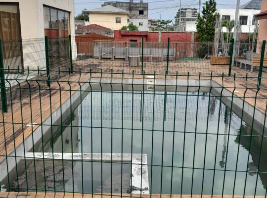 Villa + 2 autres bâtiments à la Sablière