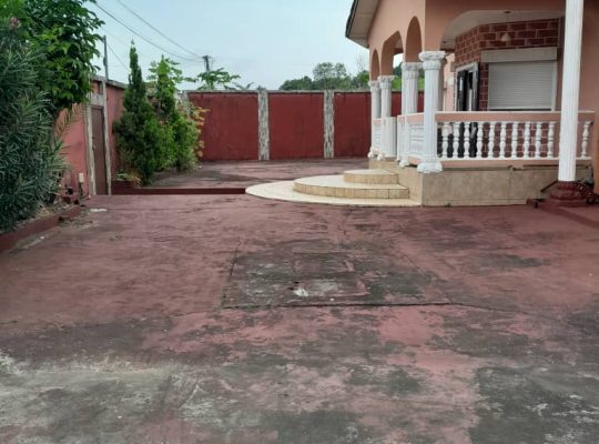 Villa + 2 autres bâtiments à la Sablière