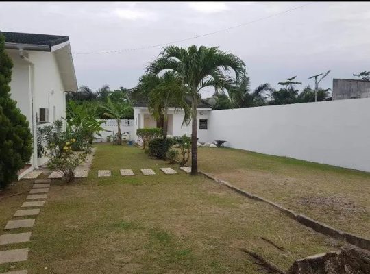 Villa de 3 chambres et 2 dépendances à vendre à la SABLIERE