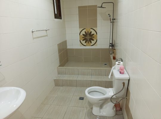 Villa de 3 Chambres à Angondje Village