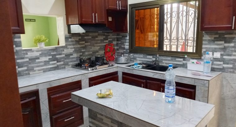 Villa de 3 Chambres à Angondje Village