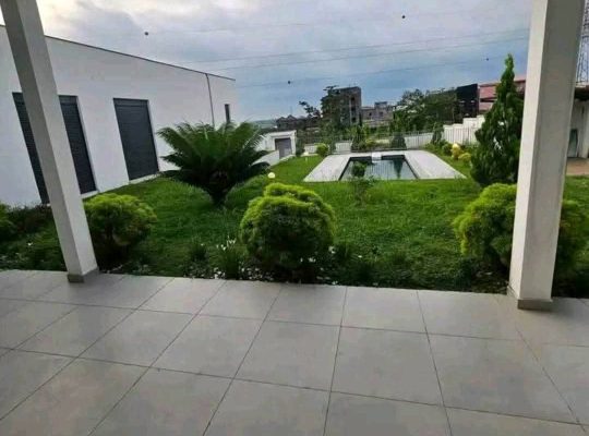 Villa blanche 4 Chambres au quartier Charbonnages