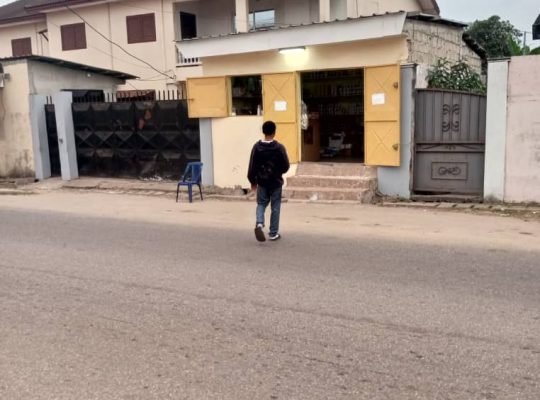 Villa de 8 Chambres à vendre à Awendje