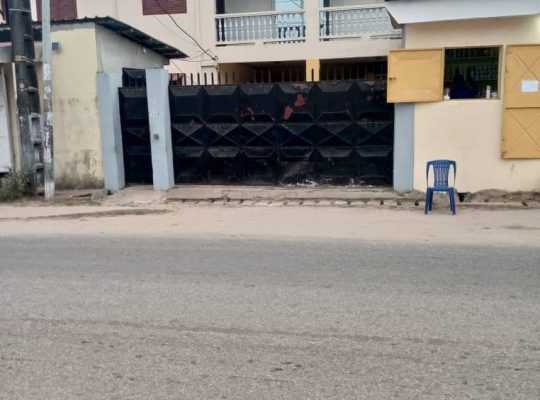 Villa de 8 Chambres à vendre à Awendje