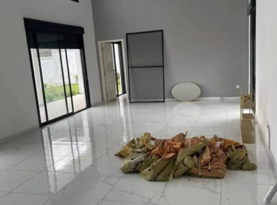 Villa blanche 4 Chambres au quartier Charbonnages