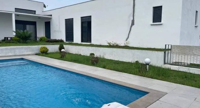 Villa blanche 4 Chambres au quartier Charbonnages