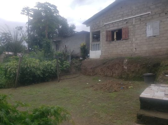Maison de 2 chambres à vendre au PK12 à bon prix