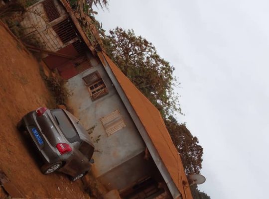 Maison de 5 chambres à vendre à Ntoum à Nkan Poussière
