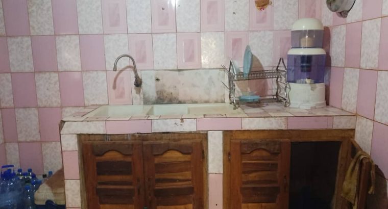 Maison de 5 chambres à vendre à Ntoum à Nkan Poussière