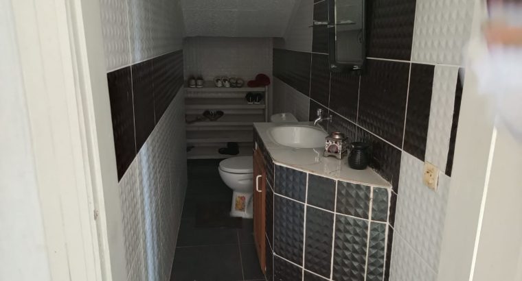 Grand Duplex à vendre à Angondje, Beaulieu