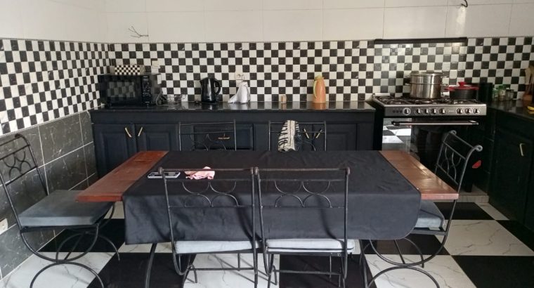 Grand Duplex à vendre à Angondje, Beaulieu