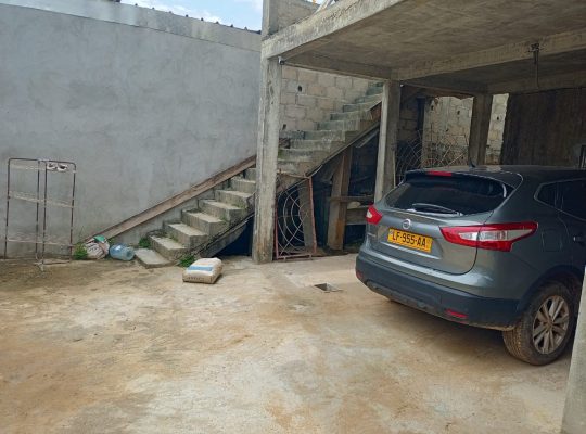 Grand Duplex à vendre à Angondje, Beaulieu
