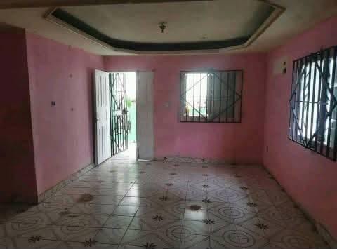 Maison de 4 Chambres à vendre u PK12 à Melen