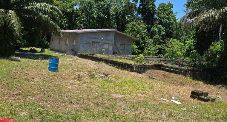 Terrain de 600 m2 à vendre au Cap Esterias