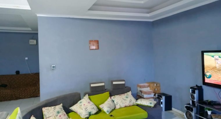 Maison de 3 Chambres à vendre à Ambowe