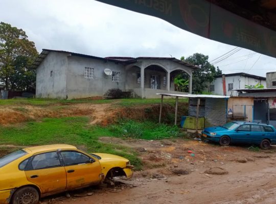 Maison de 3 Chambres à vendre à Ambowe