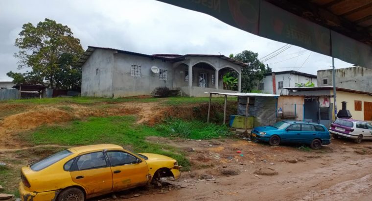 Maison de 3 Chambres à vendre à Ambowe
