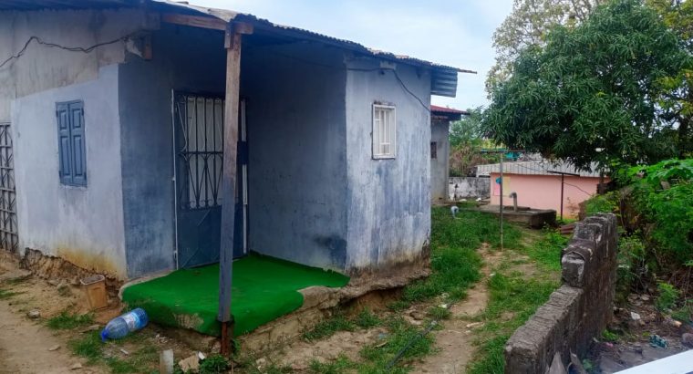 Maison de 3 Chambres à vendre à Ambowe