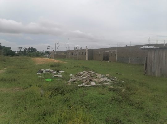 Terrain de 500m2 à Makwengue