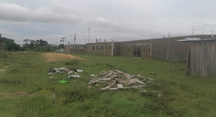 Terrain de 500m2 à Makwengue