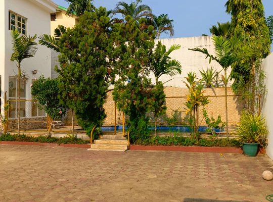 Villa 7 chambres et 7 douches à Angondje
