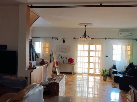 Villa 7 chambres et 7 douches à Angondje
