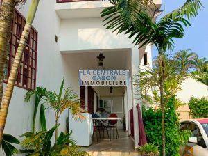 Villa 7 chambres et 7 douches à Angondje