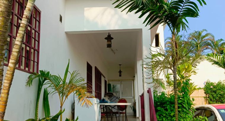 Villa 7 chambres et 7 douches à Angondje