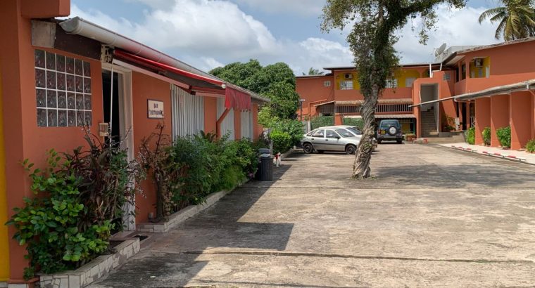 Hôtels de 30 chambres à Port Gentil