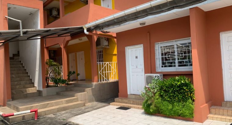 Hôtels de 30 chambres à Port Gentil