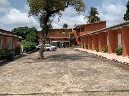 Hôtels de 30 chambres à Port Gentil