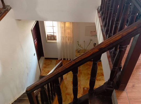 Villa 7 chambres et 7 douches à Angondje