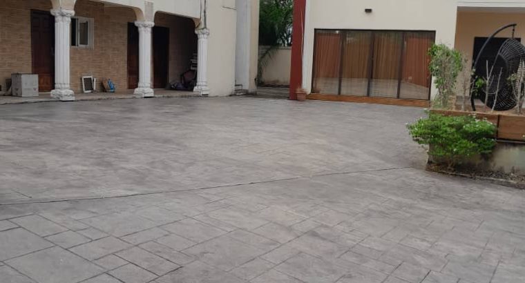 Villa de 5 chambres et 2 bâtiments
