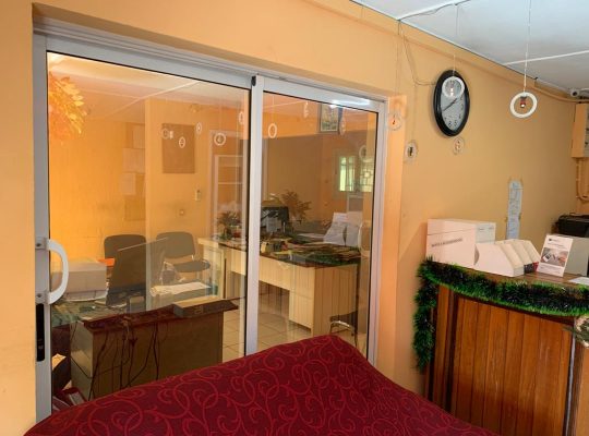 Hôtels de 30 chambres à Port Gentil