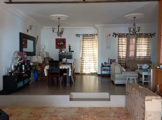 Villa 7 chambres et 7 douches à Angondje