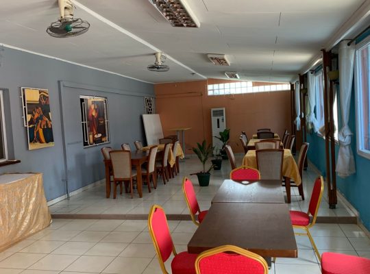 Hôtels de 30 chambres à Port Gentil