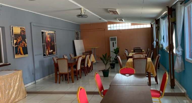 Hôtels de 30 chambres à Port Gentil