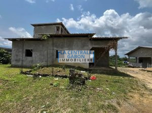 Maison de 3 Chambres à Angondje Amissa