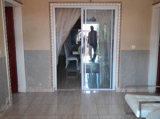 Villa de 5 chambres et 2 bâtiments