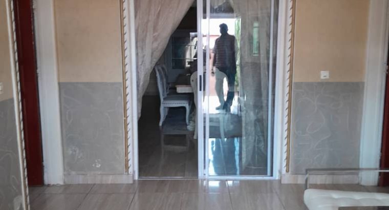 Villa de 5 chambres et 2 bâtiments
