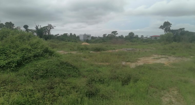 Terrain de 500m2 à Makwengue