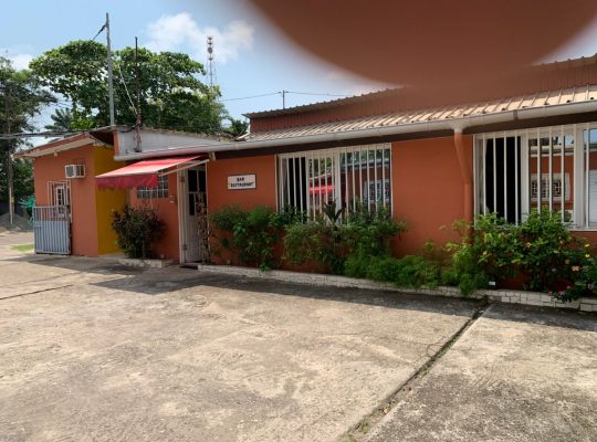 Hôtels de 30 chambres à Port Gentil