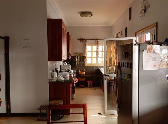 Villa 7 chambres et 7 douches à Angondje
