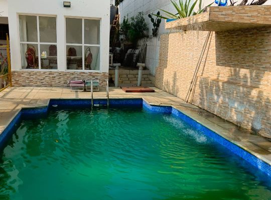 Villa 7 chambres et 7 douches à Angondje