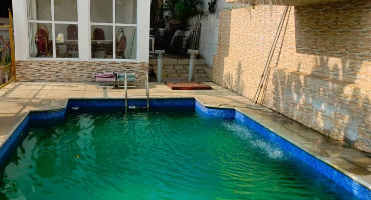 Villa 7 chambres et 7 douches à Angondje