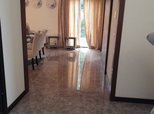 Villa de 5 chambres et 2 bâtiments