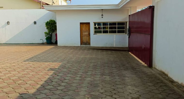Villa 7 chambres et 7 douches à Angondje