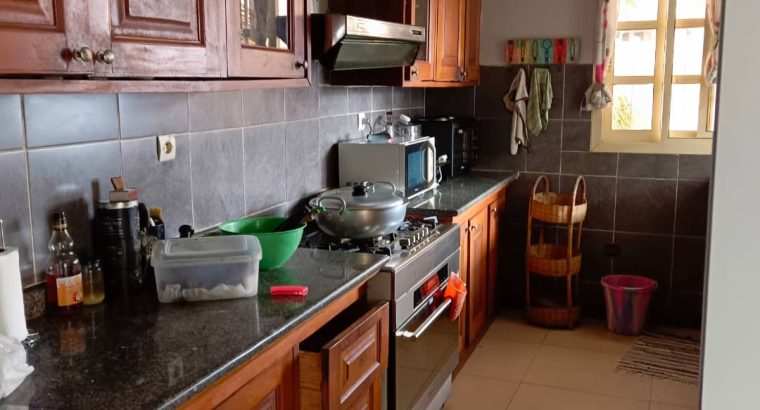 Villa 7 chambres et 7 douches à Angondje