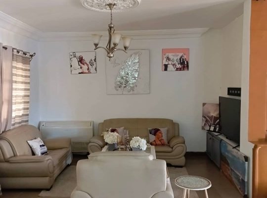 Villa 7 chambres et 7 douches à Angondje